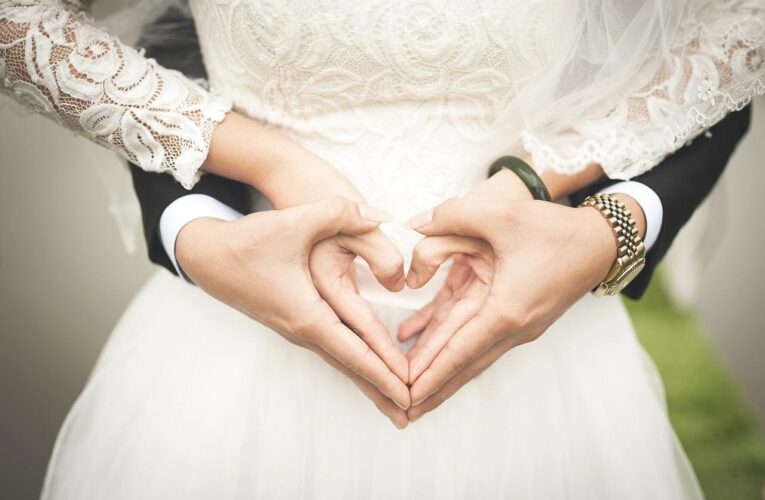 Robienie zdjęć ślubnych – przez znajomych, czy przez fotografa?