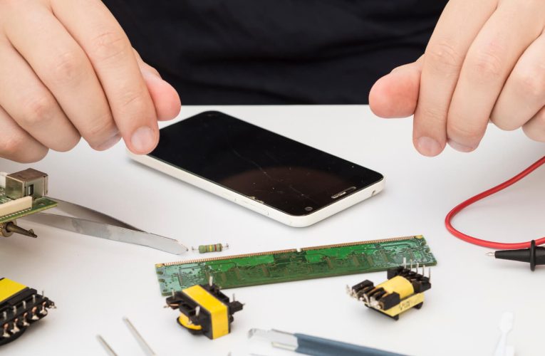 Wymiana wyświetlacza iPhone – co warto wiedzieć?